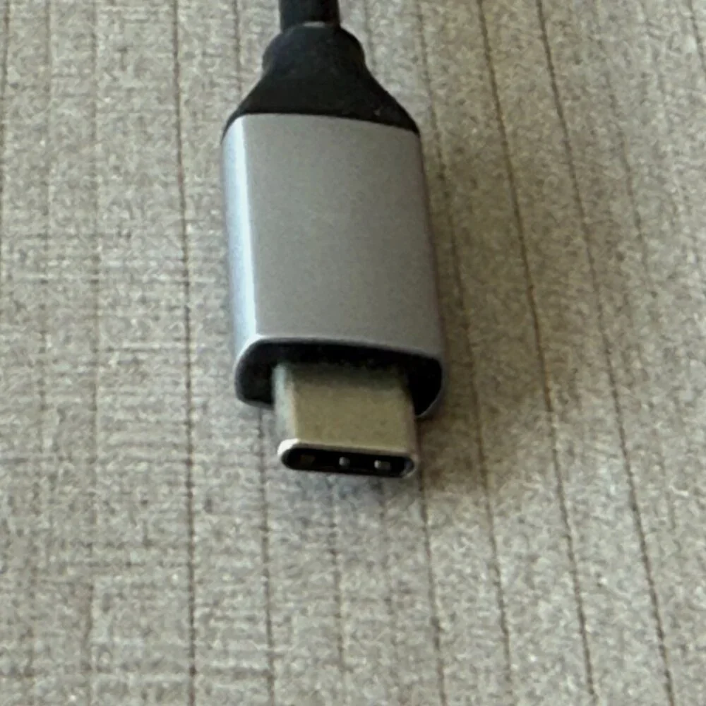 Satechi card reader
